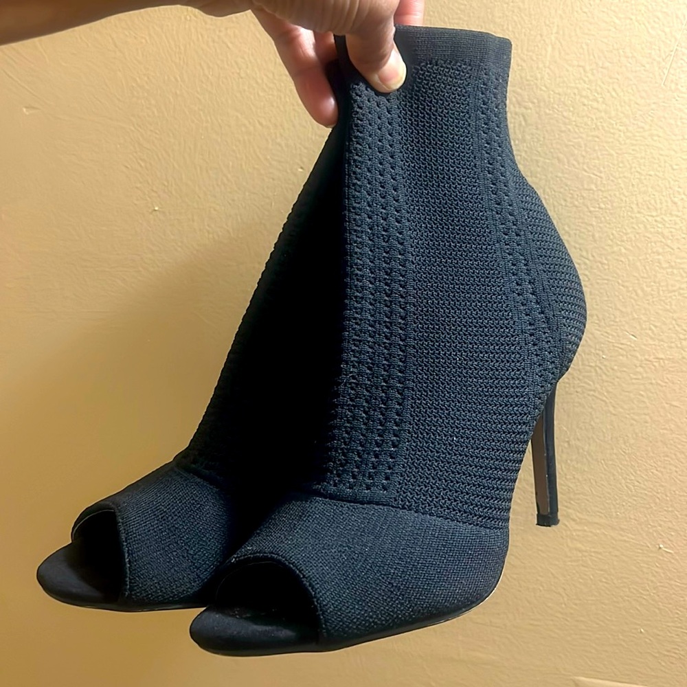 Catherine Malandrino black mesh Knitty peep toe bootie size 8.5